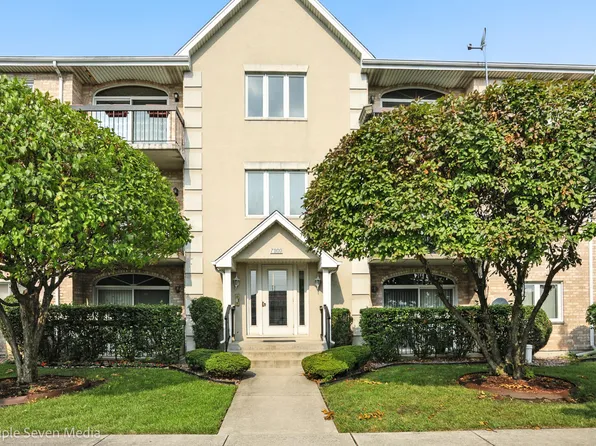 7900 Nagle Ave APT 3S, Burbank, IL 60459