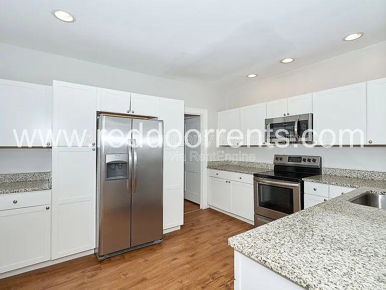 4704 N College Ave — Photo 4
