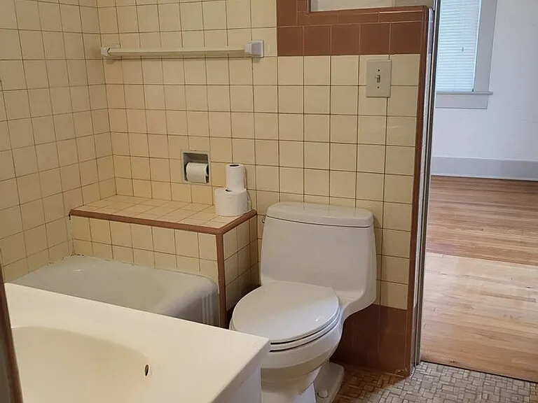 2123 Pine St — Photo 18
