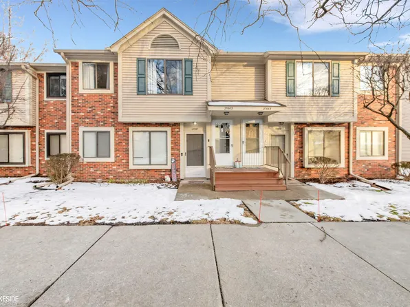 27663 Harrison Woods Ln, Harrison Township, MI 48045