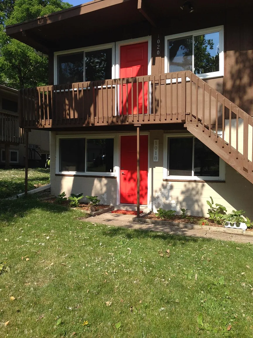 1018 Fountain St photo 1