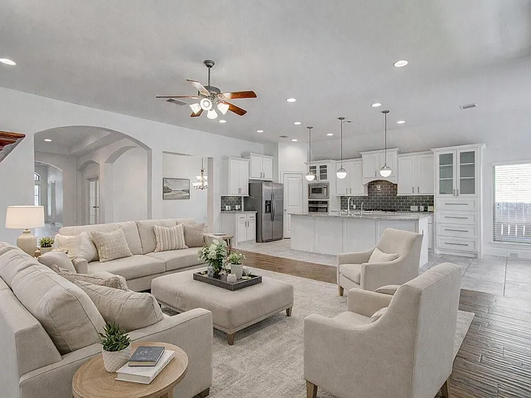 6614 Rising Hills Ln — Photo 11