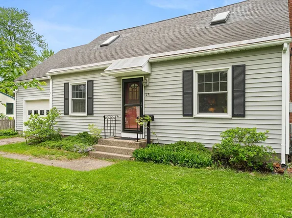 13 Iroquois Avenue, Essex Junction, VT 05452