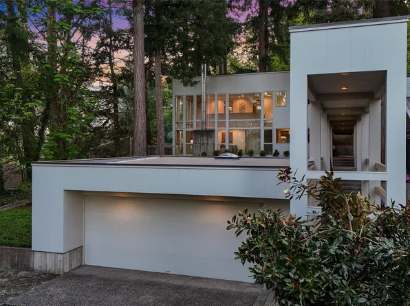 2261 W Lake Sammamish Parkway SE, Bellevue, WA 98008