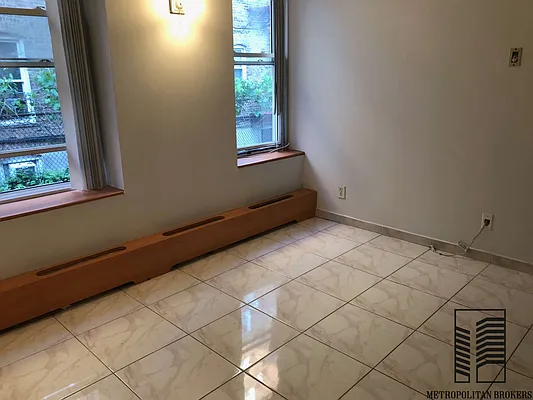 Rented by Metropolitan Brokers Inc. | media 10