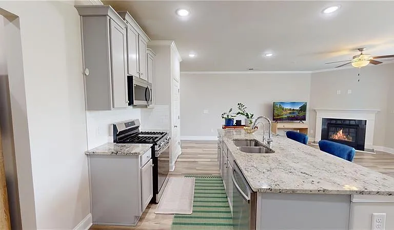339 Cherryhill Ln #R — Photo 14