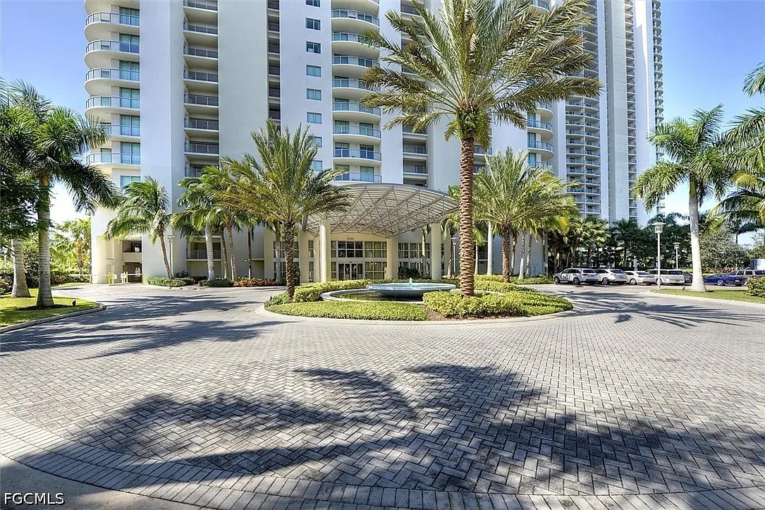 2 bed, 2.5 bath, 1802 sqft, $2,600 — Photo 3