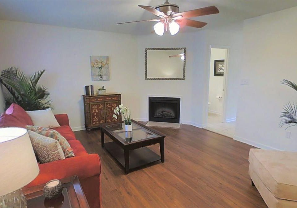 01-StoningtonDeluxe-Edited_03042019