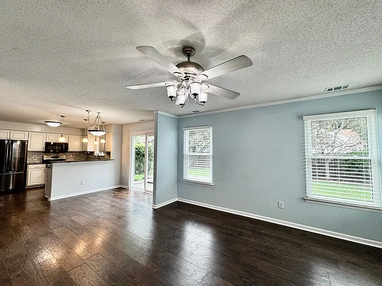 1733 Bernstein Dr — Photo 23