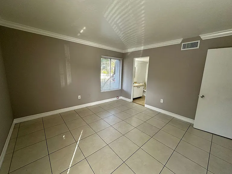 1830 Maravilla Ave #704 — Photo 11