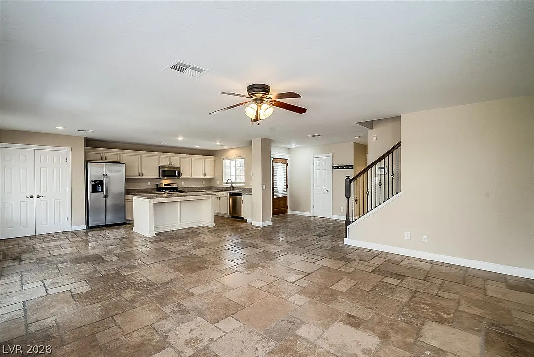 4 bed, 2.5 bath, 2130 sqft, $2,750 — Photo 3