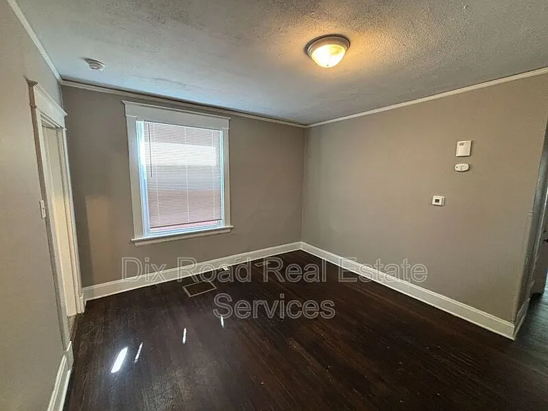 1852 Hewitt Ave #1 — Photo 13