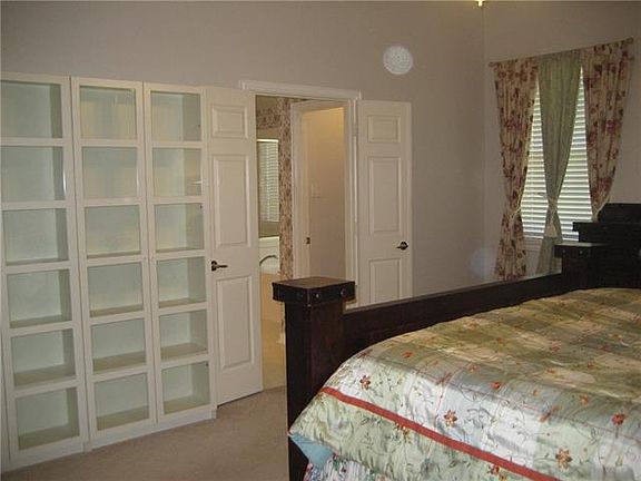5th image of 2054 Londonderry Dr