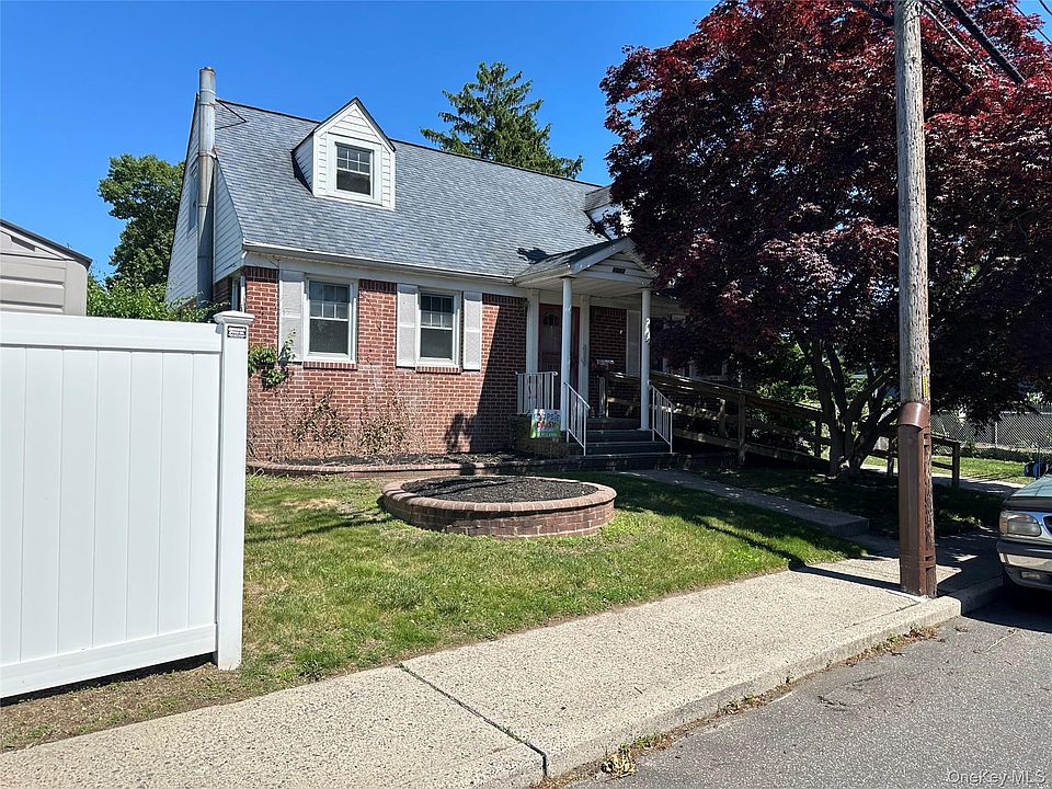 1st image of 1527 Little Whaleneck Road