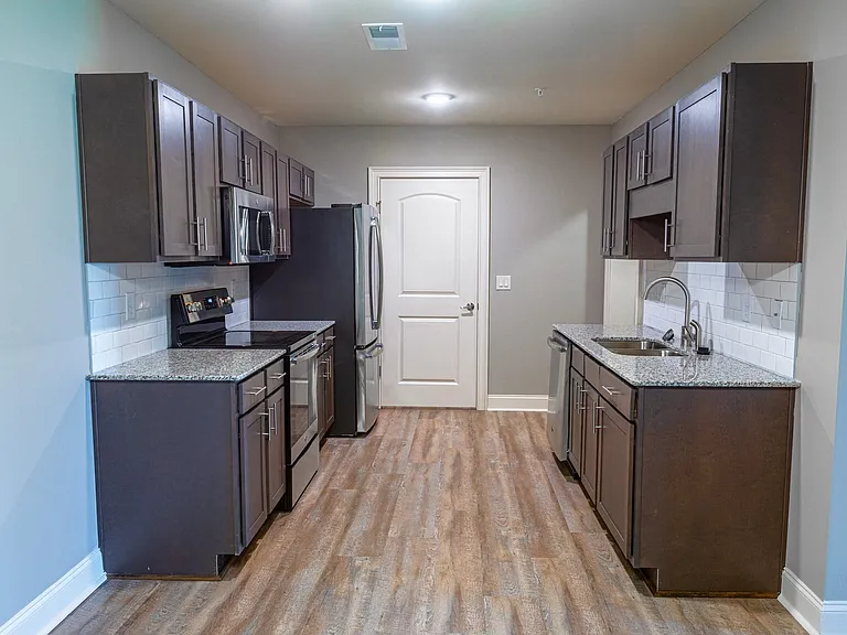 Lakeland Grand — Photo 19