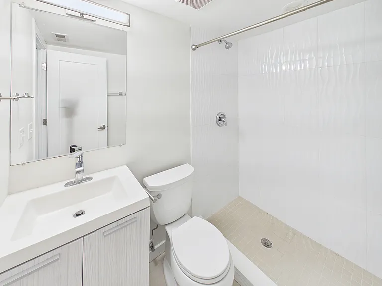 2236 S Wood St #G — Photo 21
