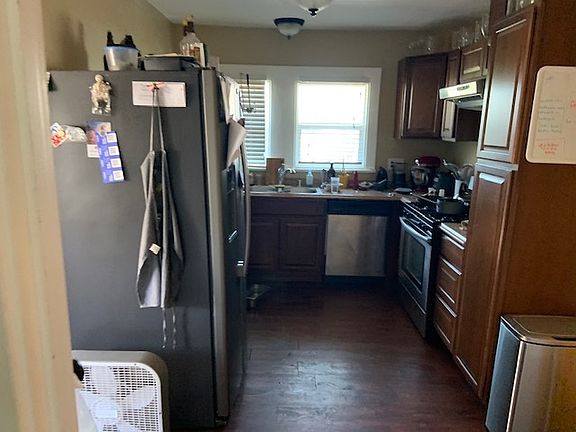 5th image of 311 E Ave