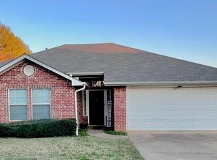 211 Merri Ln, Whitehouse, TX 75791