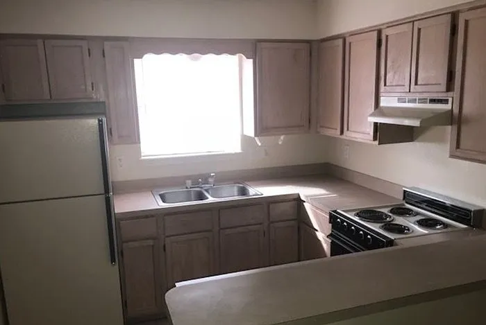 2217 E Grimes St #6 — Photo 8