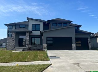 20817 Hartman Ave, Elkhorn, NE 68022