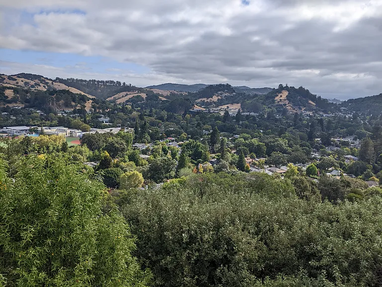 435 Scenic Ave — Photo 6