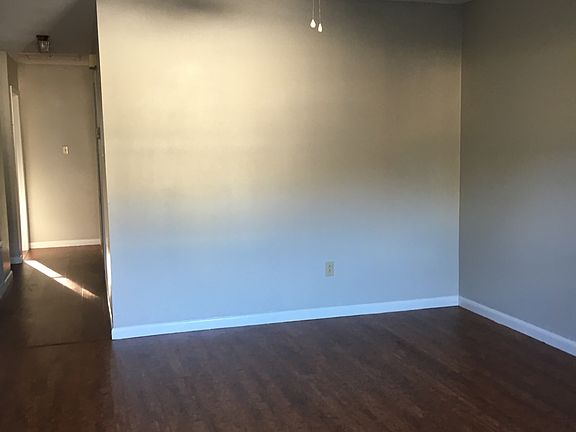 2nd image of 421 Davenport Ave