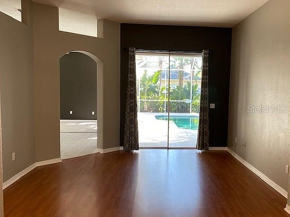 3rd image of 11927 Timberhill Dr