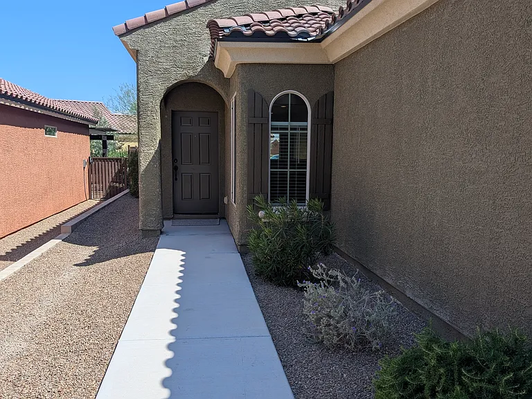 806 Crescent Moon Xing — Photo 3