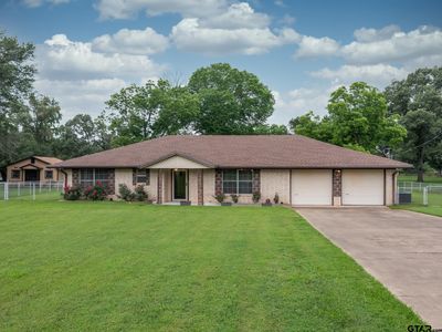 2124 Royal Dr W, Chandler, TX, 75758