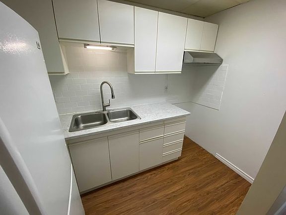3rd image of 2660 Bancroft Dr