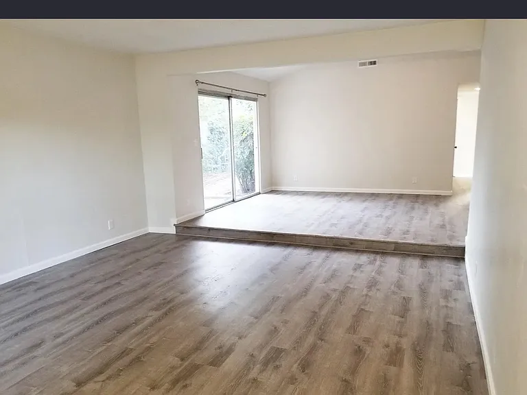 219 La Vida Way — Photo 2