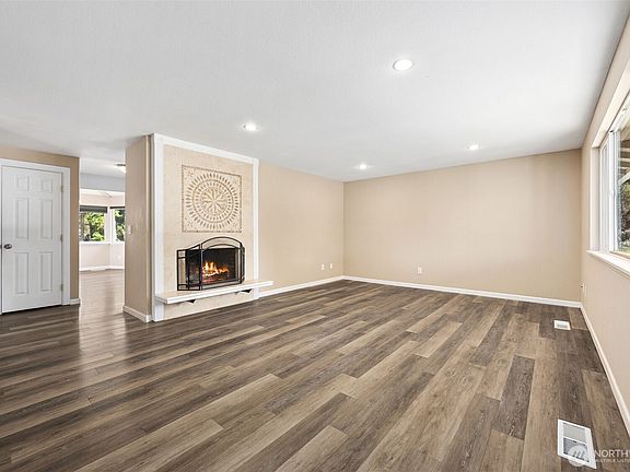2nd image of 10309 123rd Street Ct E