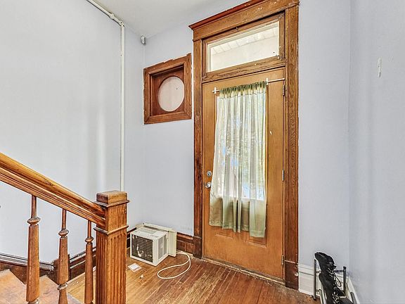 5th image of 3609 W Diversey Ave