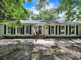 924 Glenshannon Rd, Matthews, NC 28105