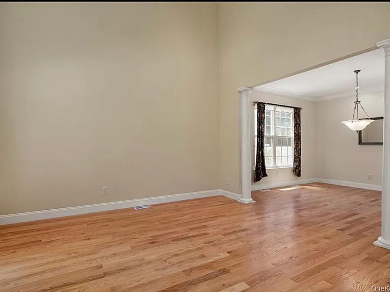 23 Honeysuckle Ct — Photo 7