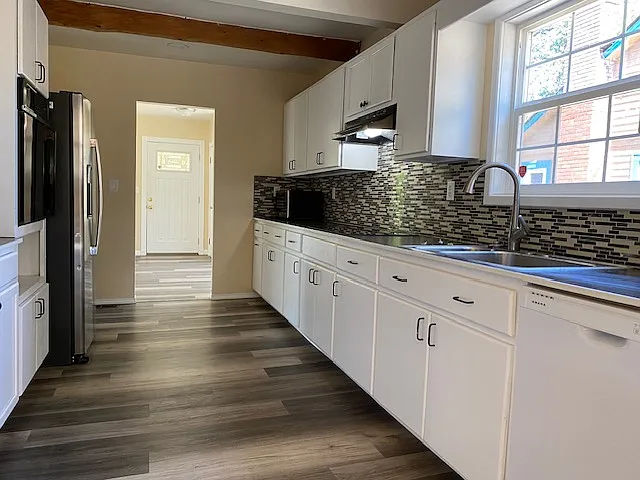 1620 Broadway St NE — Photo 9