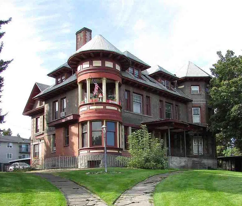1305 W 5th Ave