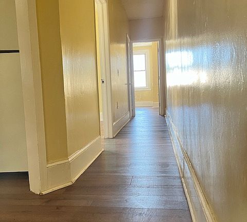 2nd image of 5353 Woodland Ave Unit 2