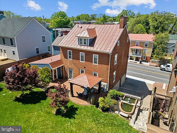 5th image of 510 S Loudoun St #512