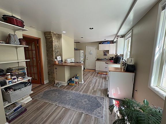 3rd image of 2642-2644 N Fratney St