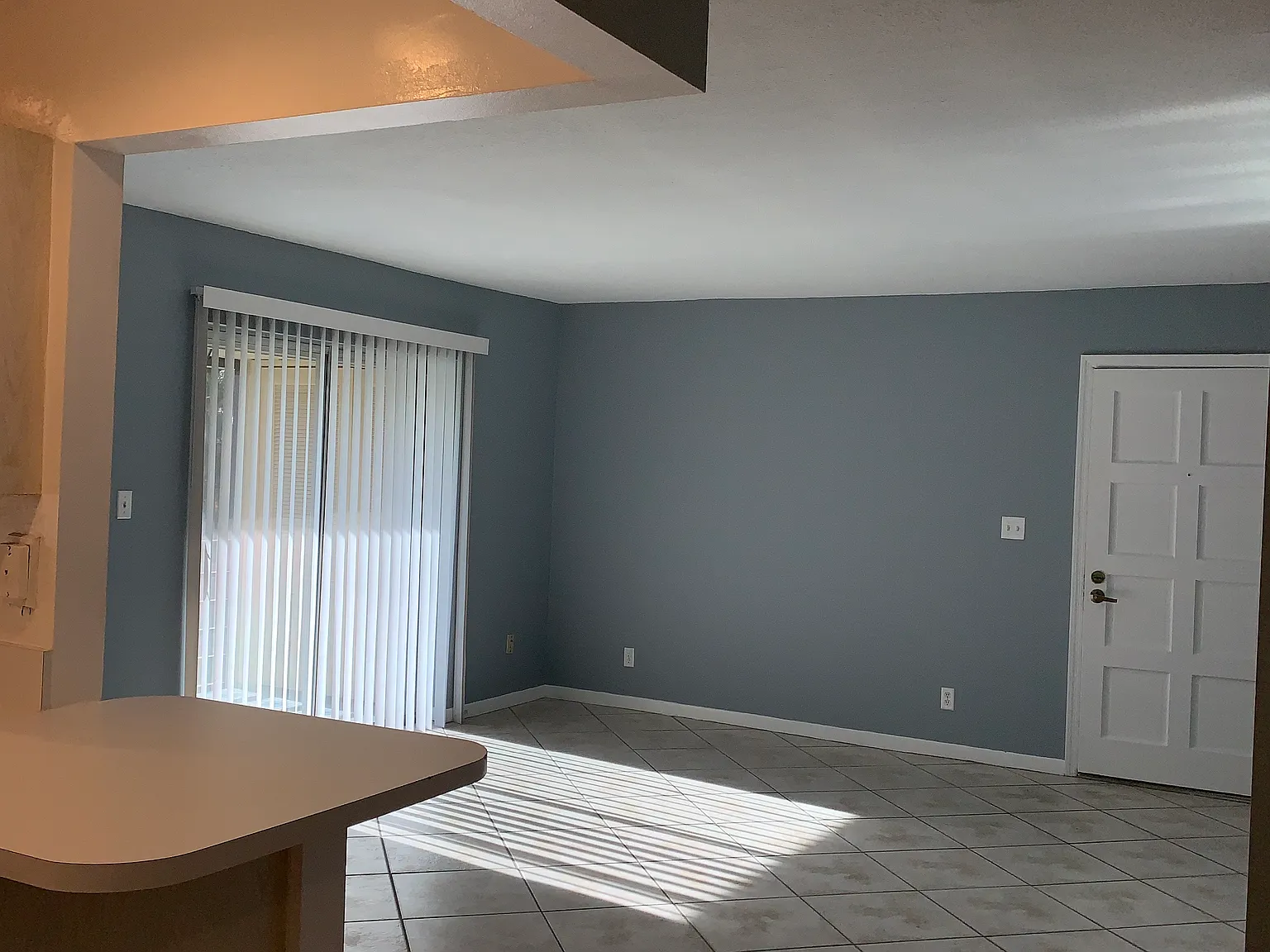 3 bed, 1179 sqft, $2,550 — Photo 2