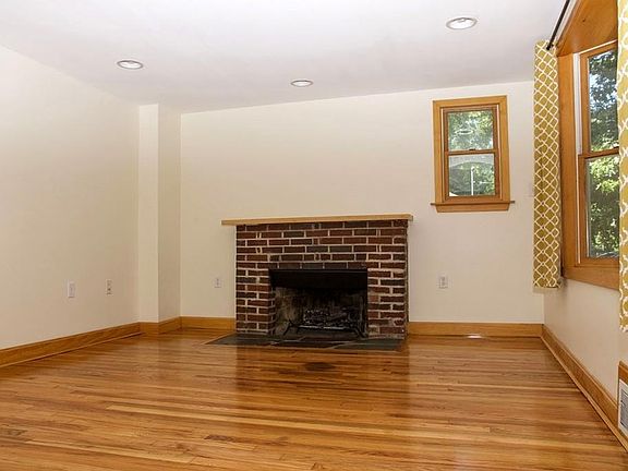 4th image of 69 Elmwood Ave