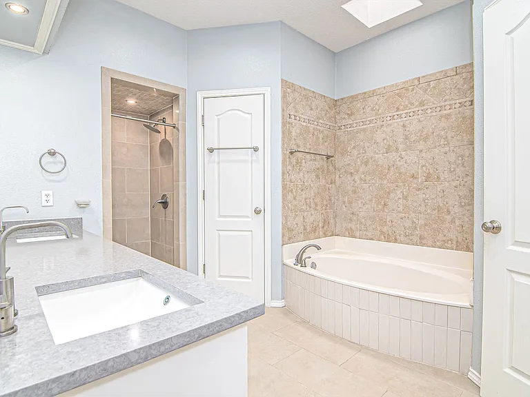 4601 Cherrywood Dr — Photo 7