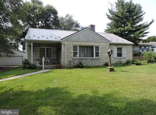 13932 Sunrise Dr, Hagerstown, MD 21740