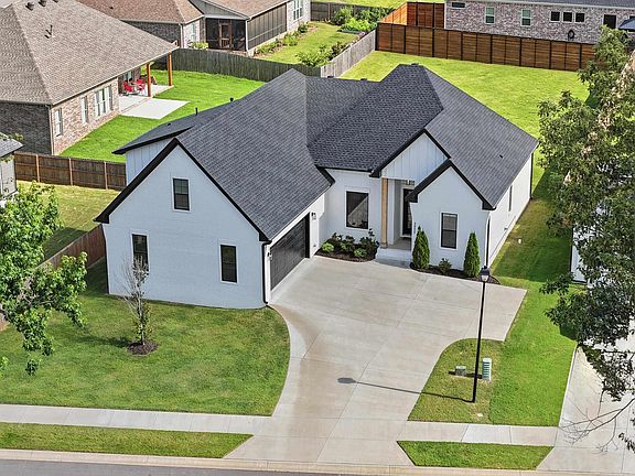 2nd image of 3450 Maple Springs Dr