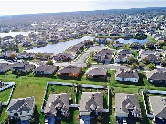 3rd image of 3215 Queen Alexandria Dr