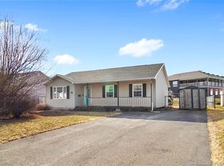 53 Lansdown Ave, Oromocto, NB E2V4J7