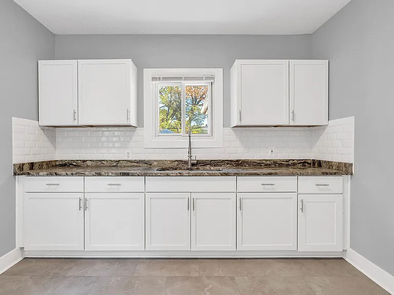 9503 Lakepointe St — Photo 11