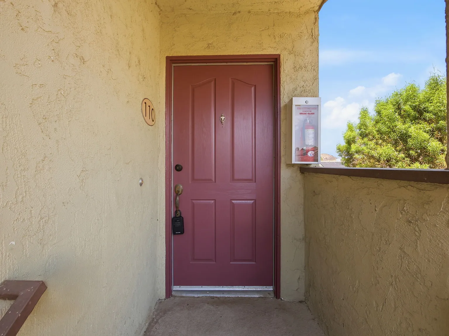 2 bed, 806 sqft, $2,050 — Photo 3