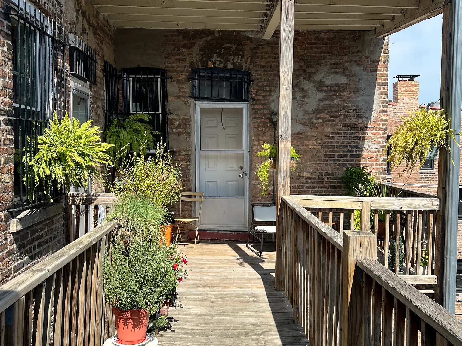 2 bed, 750 sqft, $1,800 — Photo 2